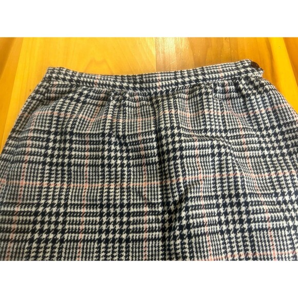 Pendleton Women’s Pencil Skirt Size 6 Vintage Wool Houndstooth Button Closure. - Picture 2 of 9